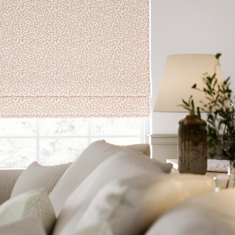 Pakko Rose Roman Blind Lifestyle