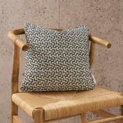 cushion desta charcoal self piped edge LS