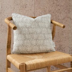 cushion ellora taupe self piped edge LS