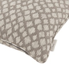 cushion nia taupe self piped edge detail