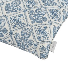 cushion watika delft self piped edge detail